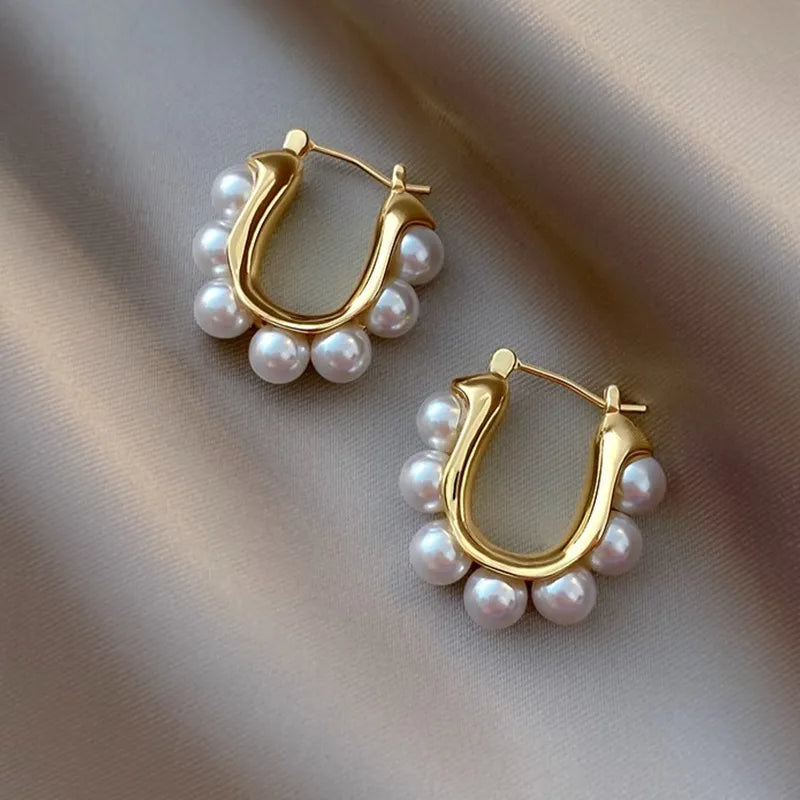 Brinco Feminino Argola com Pérolas