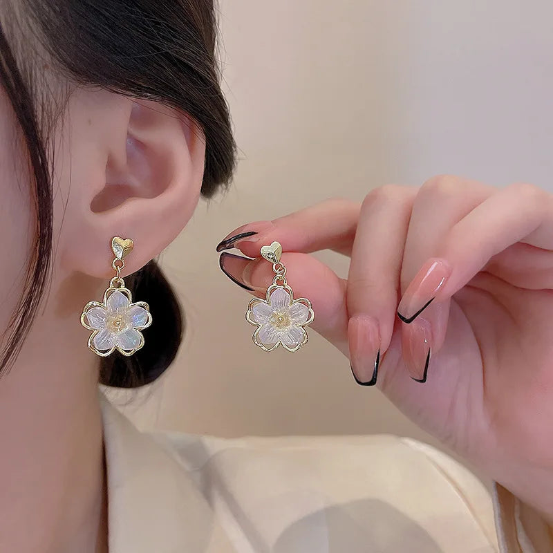Brinco Flor Love 18K